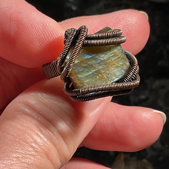Labradorite Ring - Picture 5 of 6